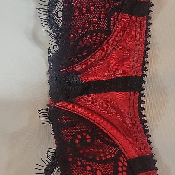 Frederick's of Hollywood Seduction - Open Cup Bra - Picture 3 of 6